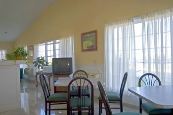 Harrisonville Inn & Suites Інтер'єр фото
